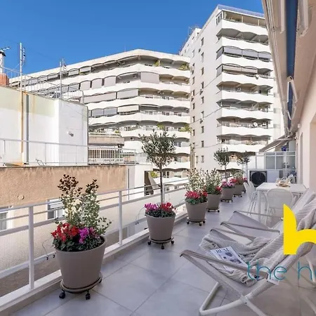 Upscale Central Apt, Patio Near Hospitals & Metro Athens Exterior photo