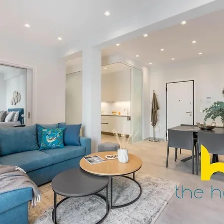Upscale Central Apt, Patio Near Hospitals & Metro Athens Exterior photo