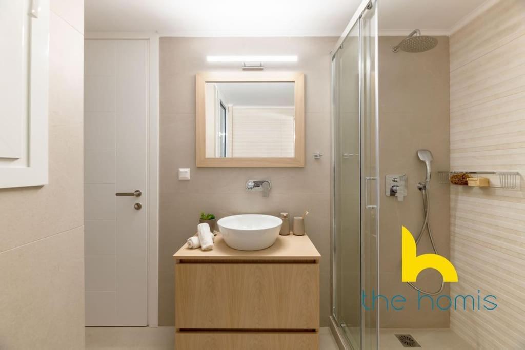 Upscale Apt, Patio Near Hospitals & Metro Apartment
